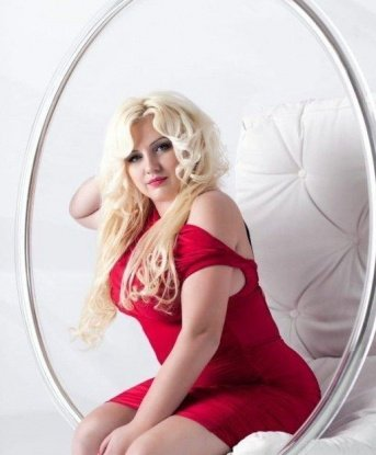 Экзотическая красотка с шикарной фигурой приглашает на интимное свидание. Я создам для тебя уютную атмосферу и окуну тебя в мир наслаждения. 8724, 39 лет